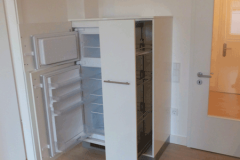 Wohnung-2_12-Kühlschrank-mit-Schrank
